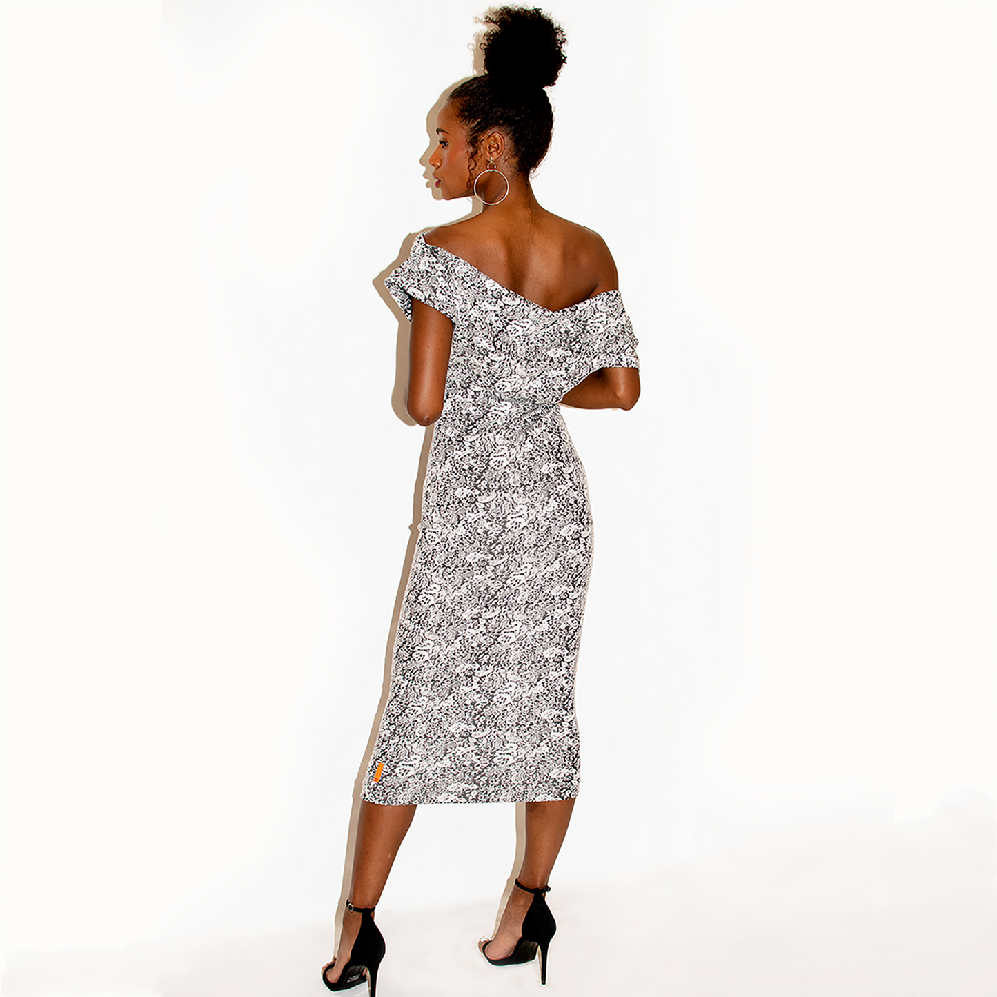 Jacké Midi Dress